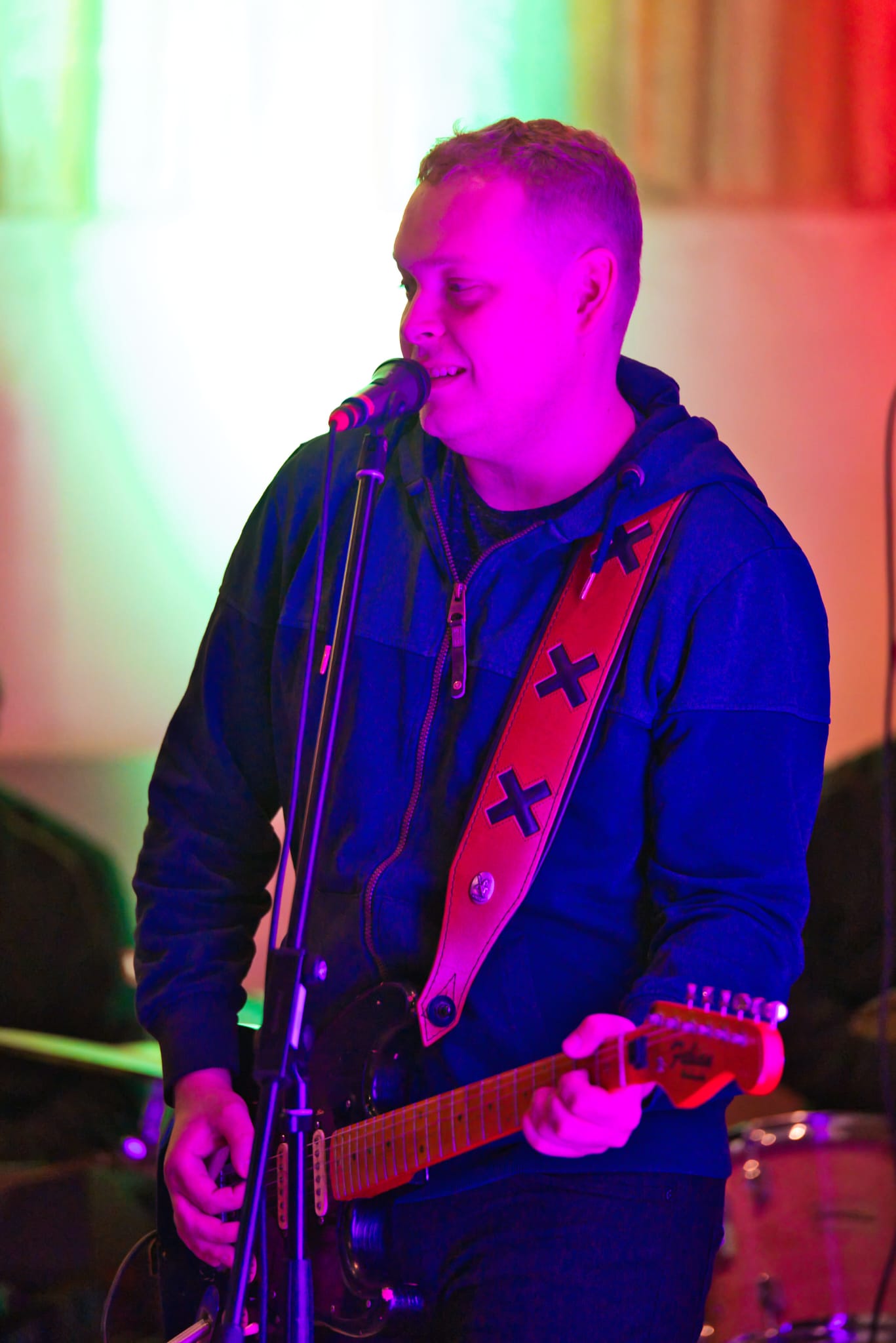 Fabian - Lead-Gitarrist der Worship-Band ICU